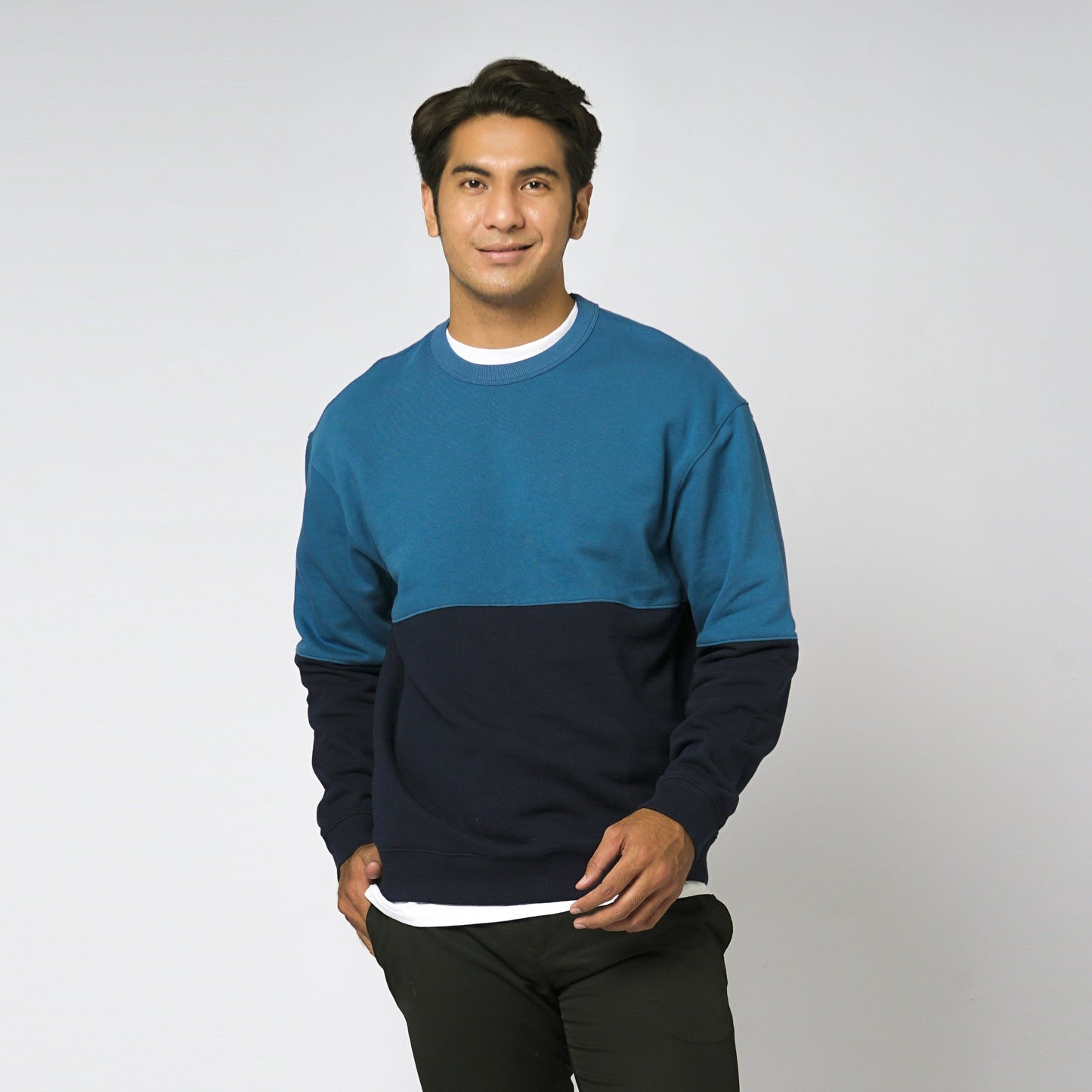 TWIST CREWNECK NAVY-KLASIK BIRU