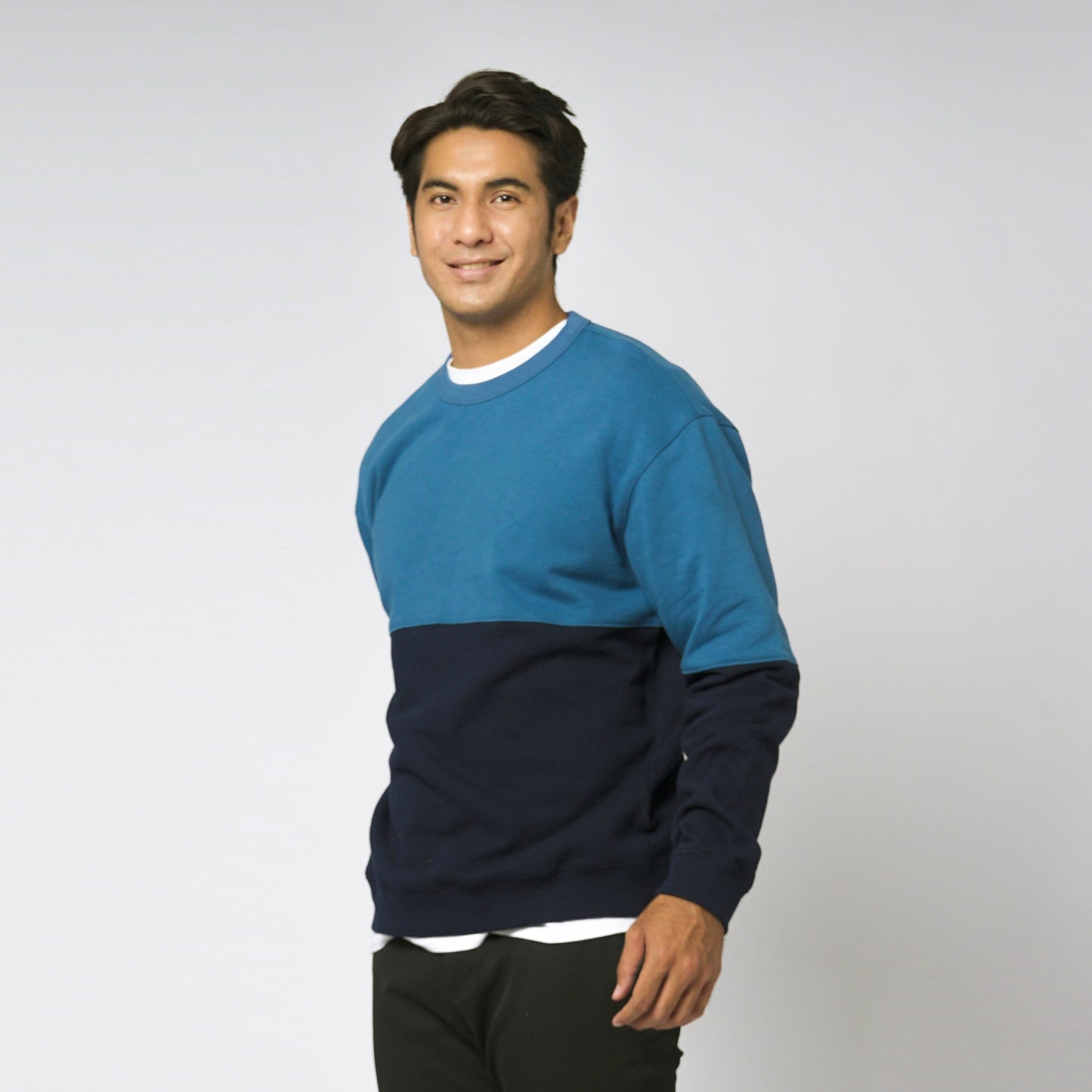 TWIST CREWNECK NAVY-KLASIK BIRU